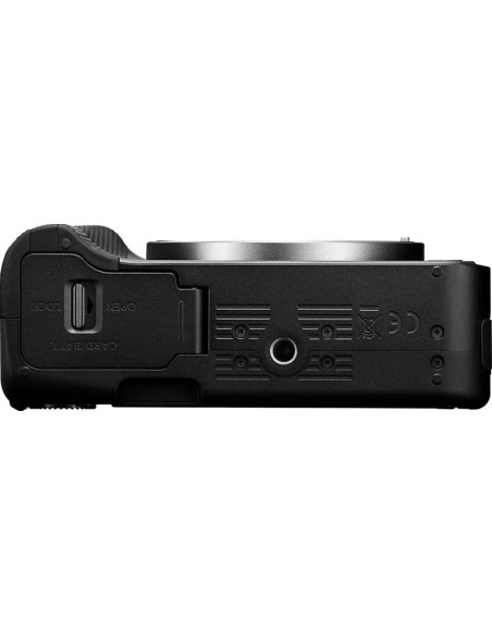 R50 V + RF-S 14-30mm f/4-6.3 IS STM PZ